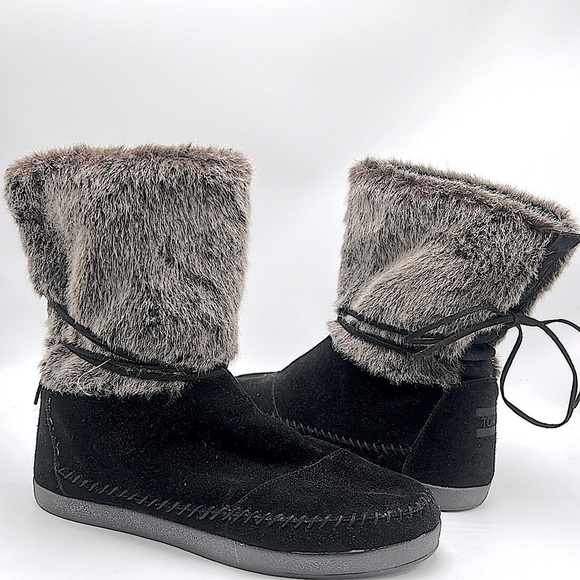 Tom’s black boots size 9.5 winter fur - Picture 1 of 5